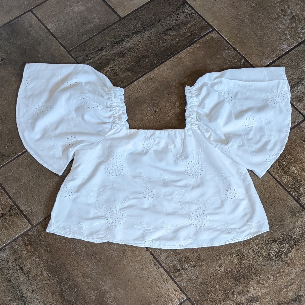 White Eyelet Detail Bell Sleeve Top Size L White.